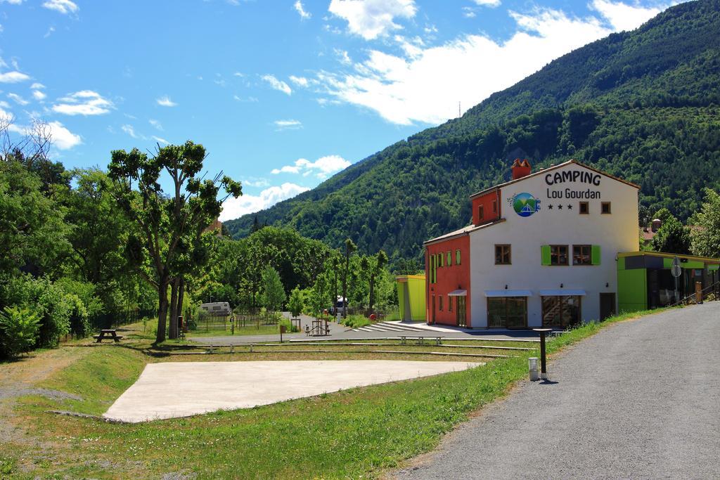 Отель Camping Lou Gourdan Пюже-Тенье Экстерьер фото